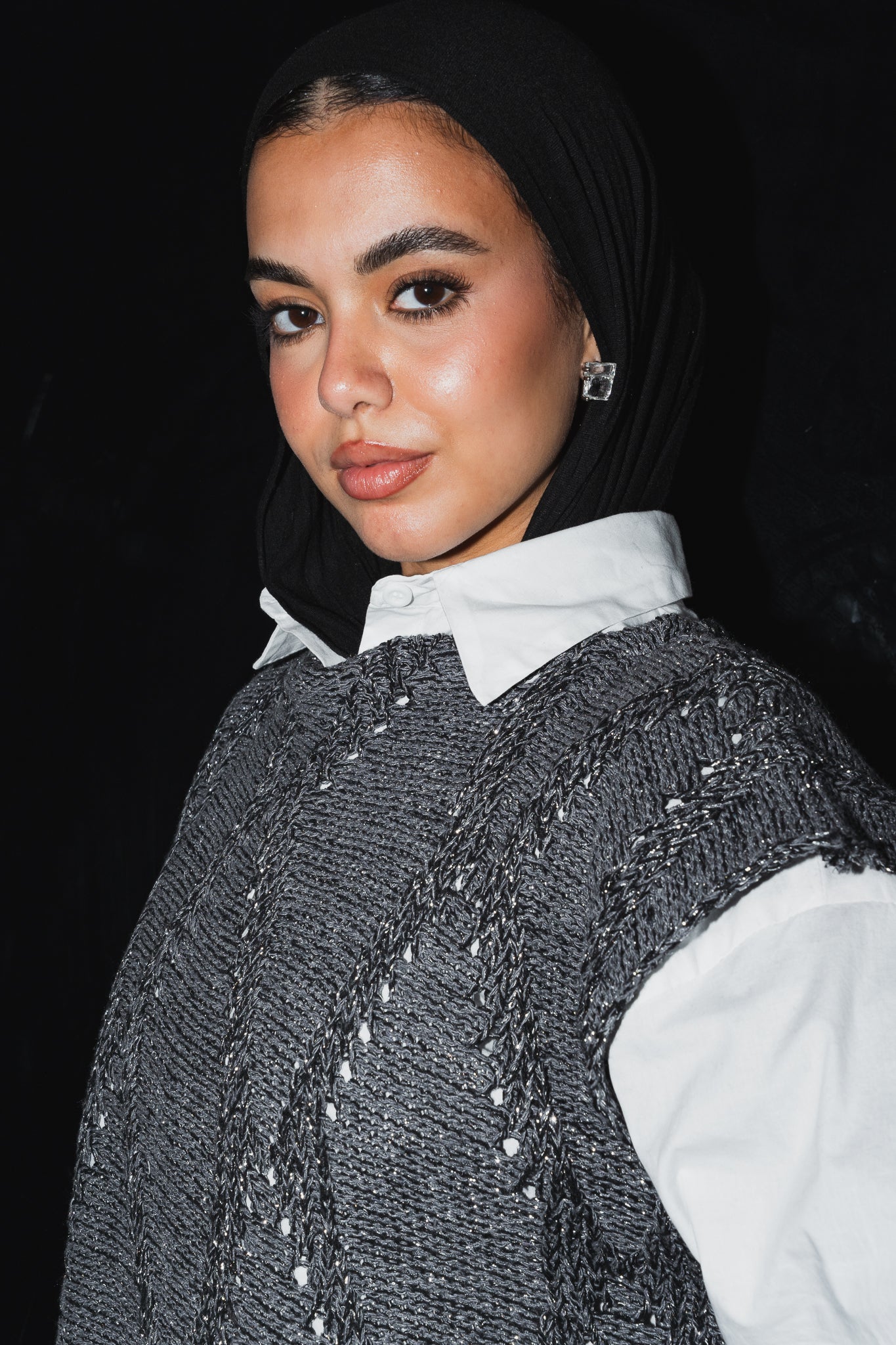 Crystal Mettalic Tassel Vest in Shimmer Dark Grey x Black