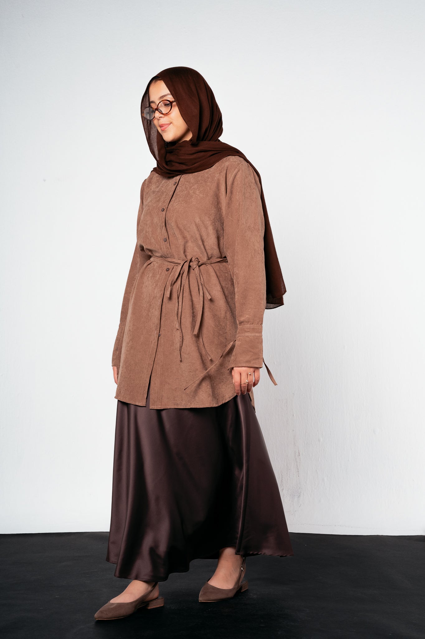 Satin skirt in brown