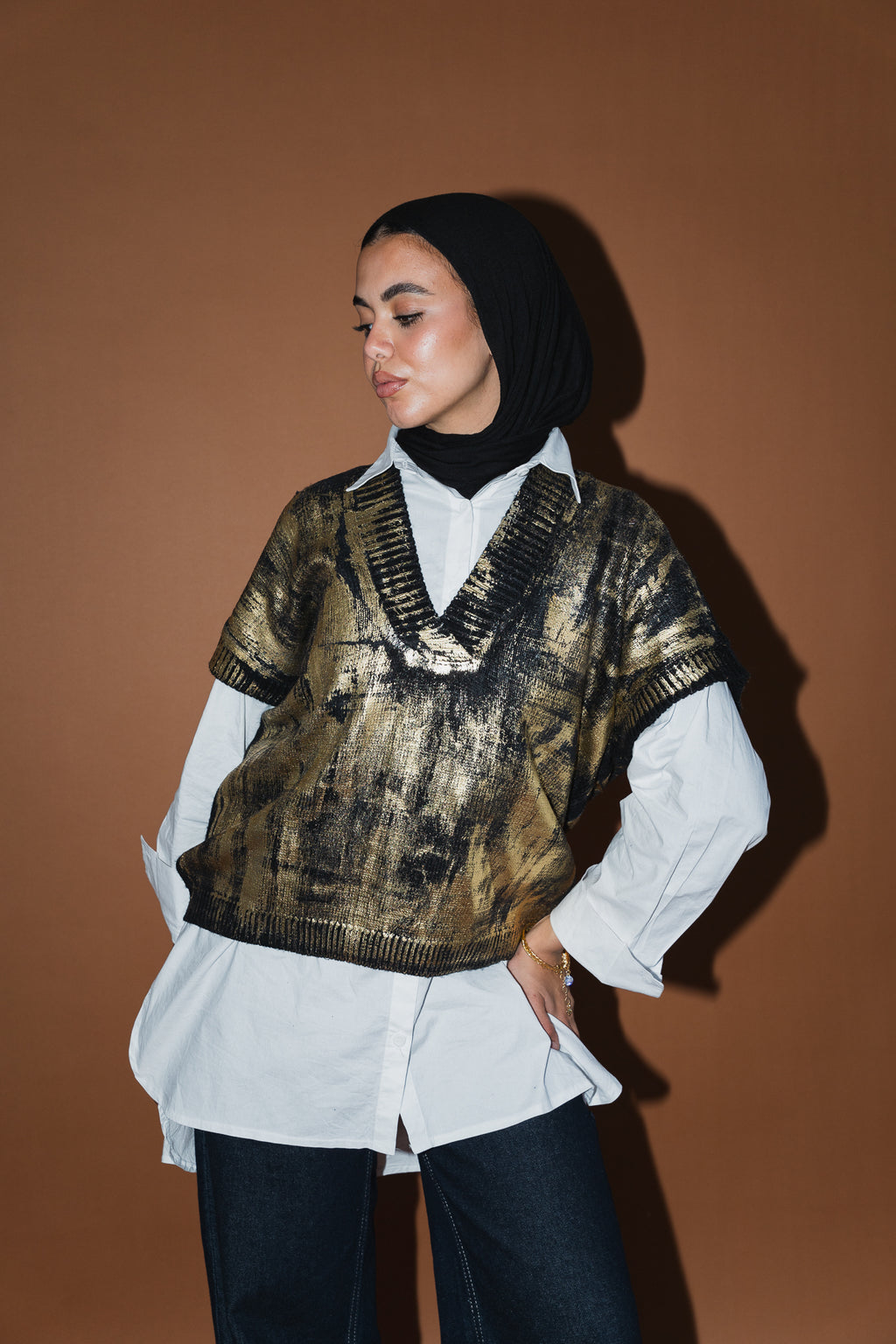 Gold Melted Knit vest in Black ( Limited edition )