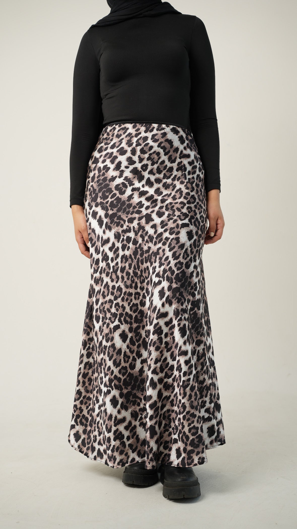 Greige leo skirt