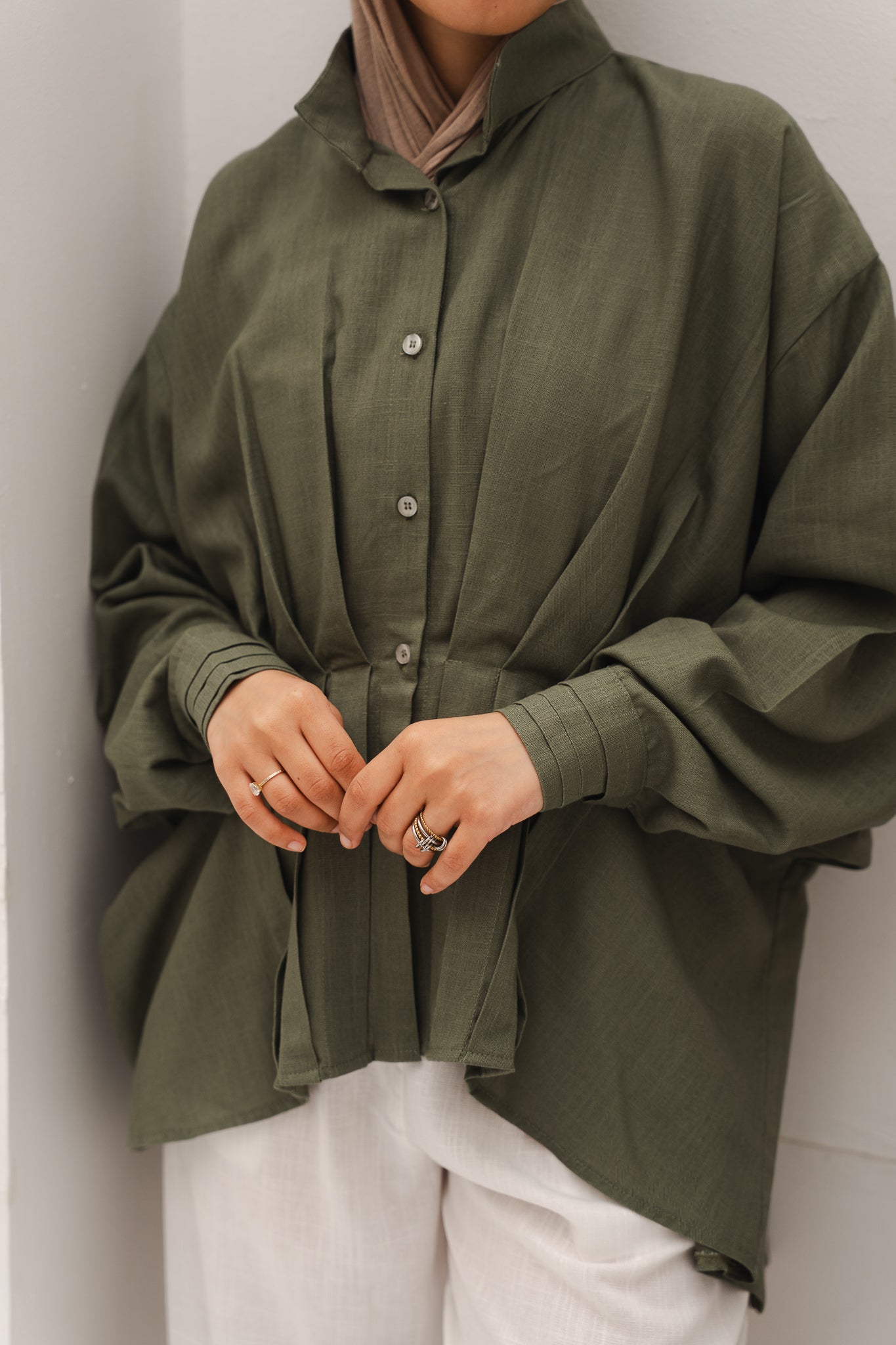 Airy Waves Linen Top in Olive
