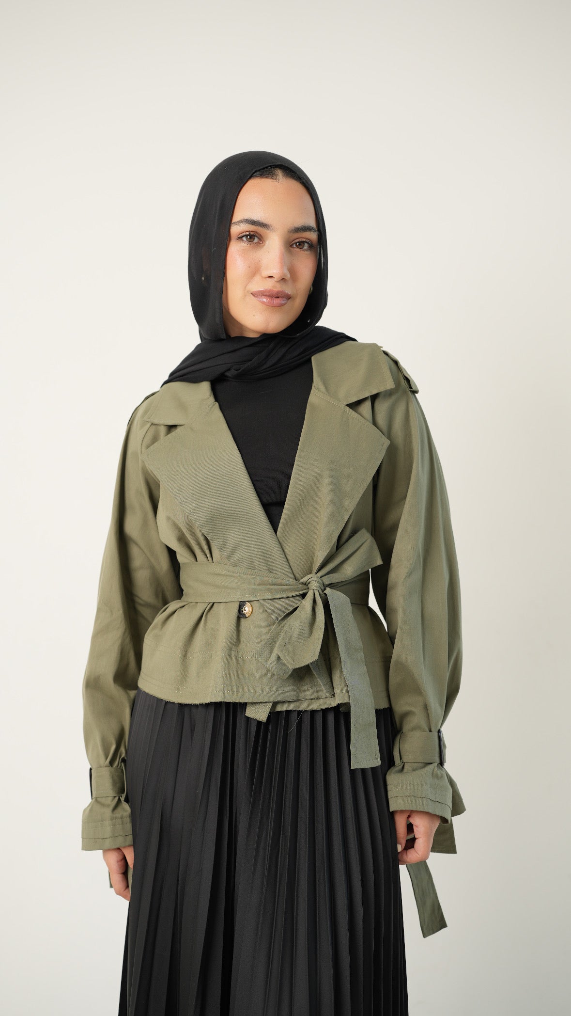 Cropped trench coat in Olive