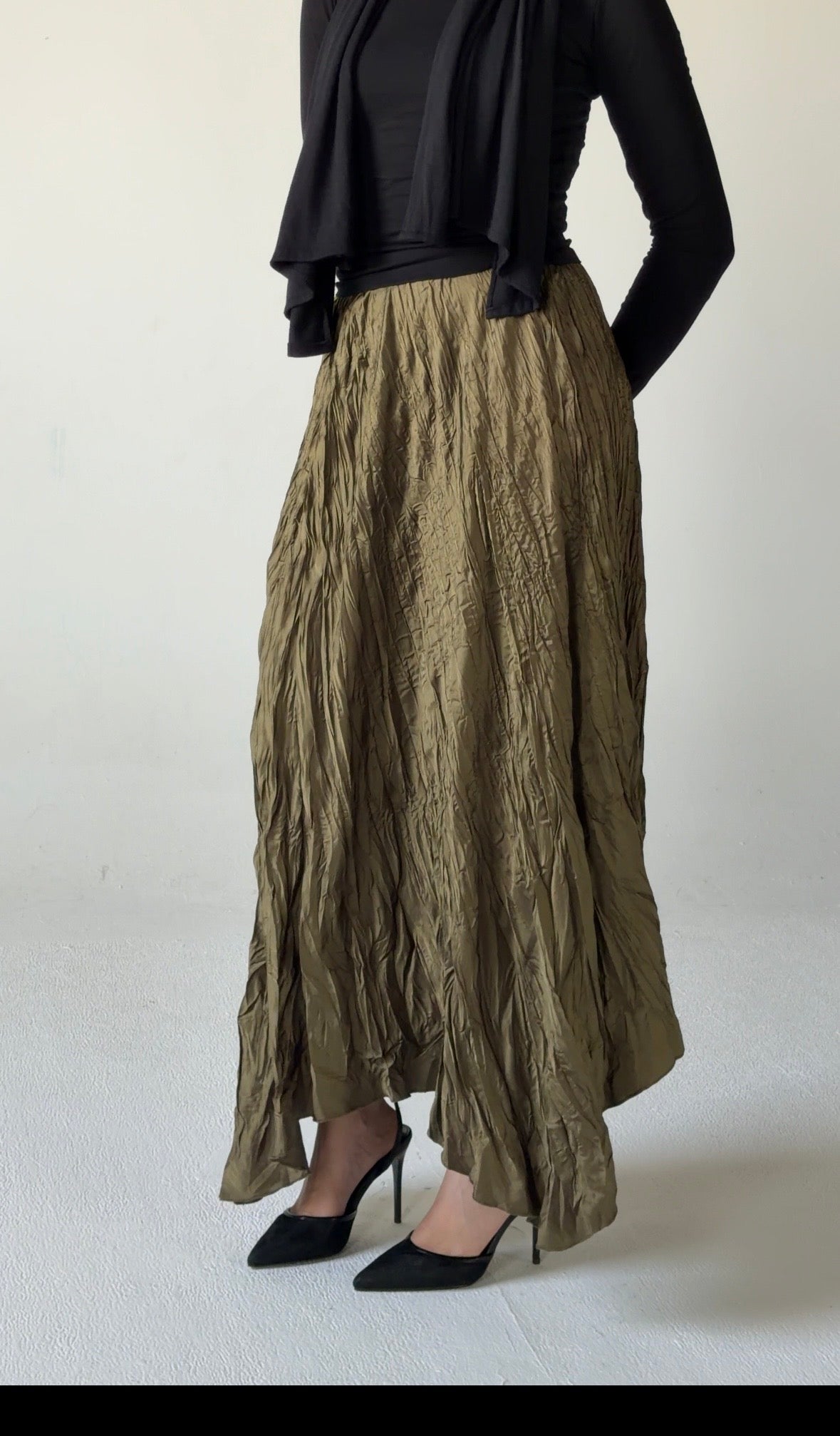 (PRE ORDER 5-7 days)Anne Crushed skirt in Olive