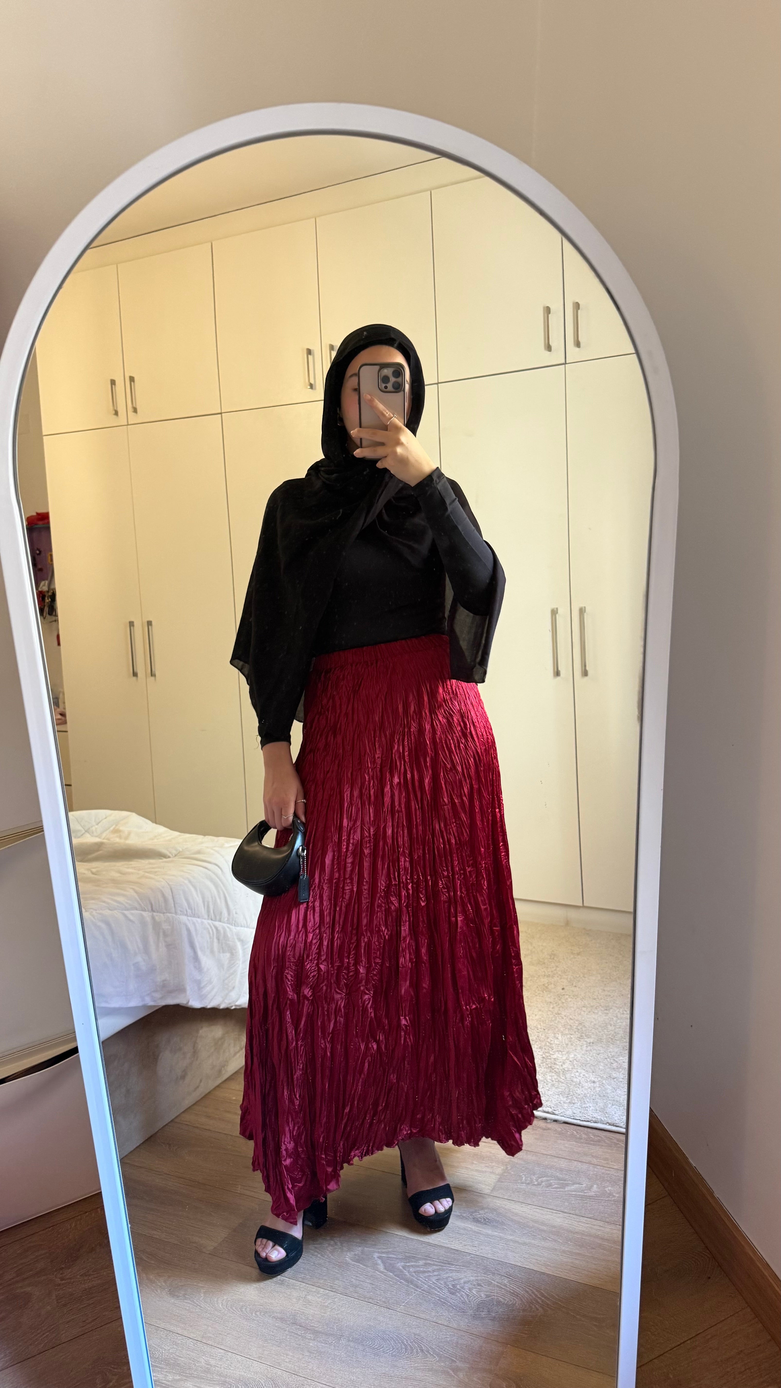 Anne Crushed skirt in Wine Red