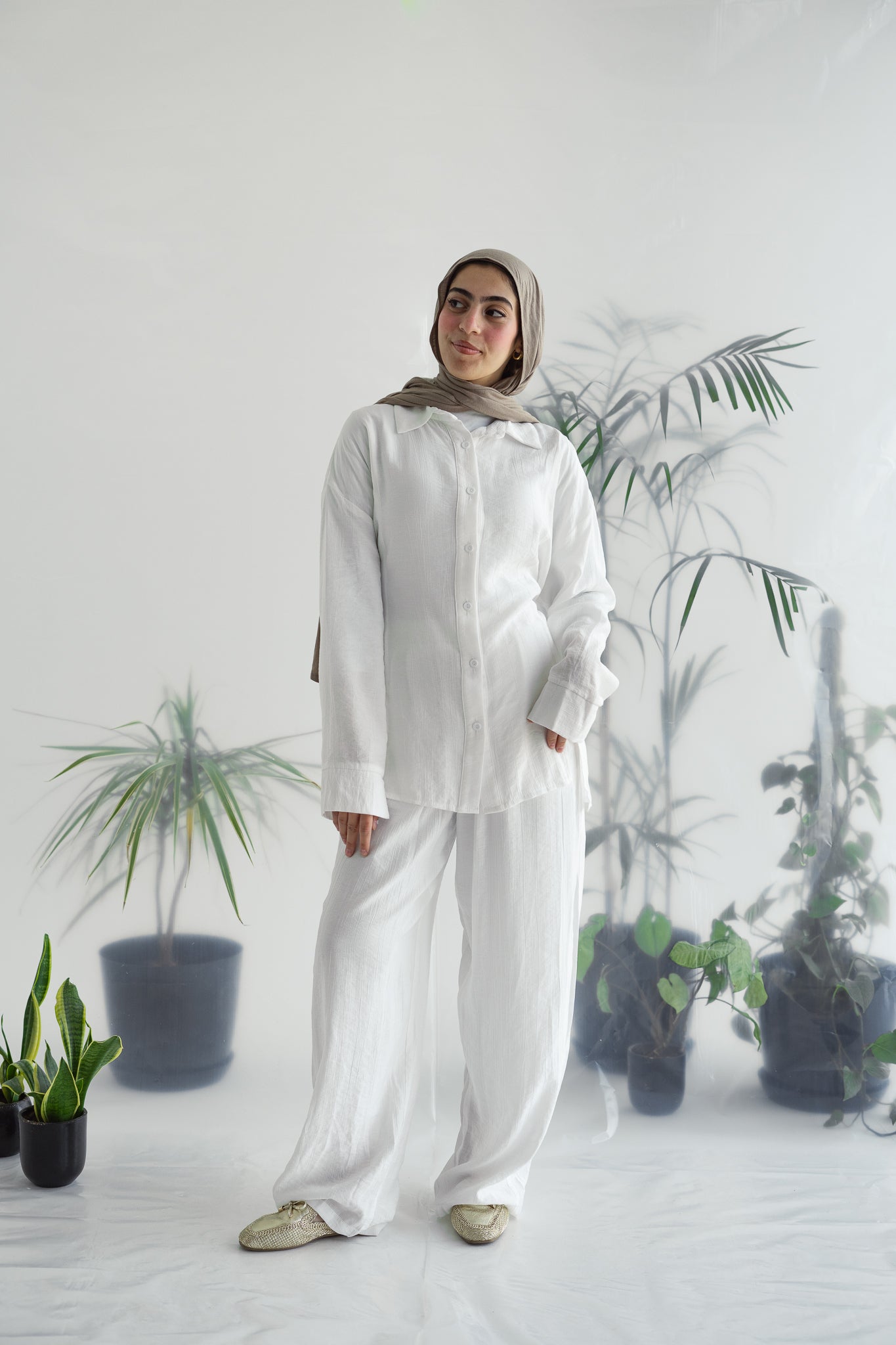 Eva set in white