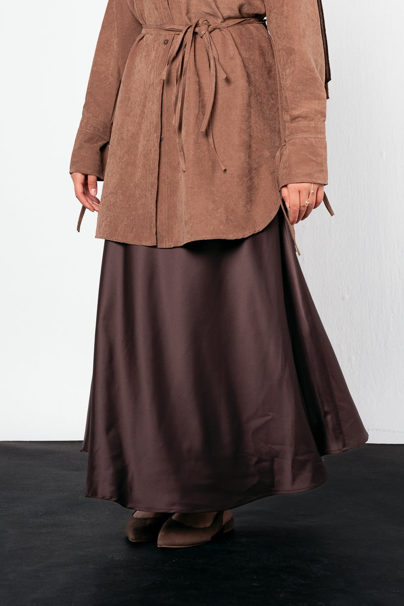 Satin skirt in brown