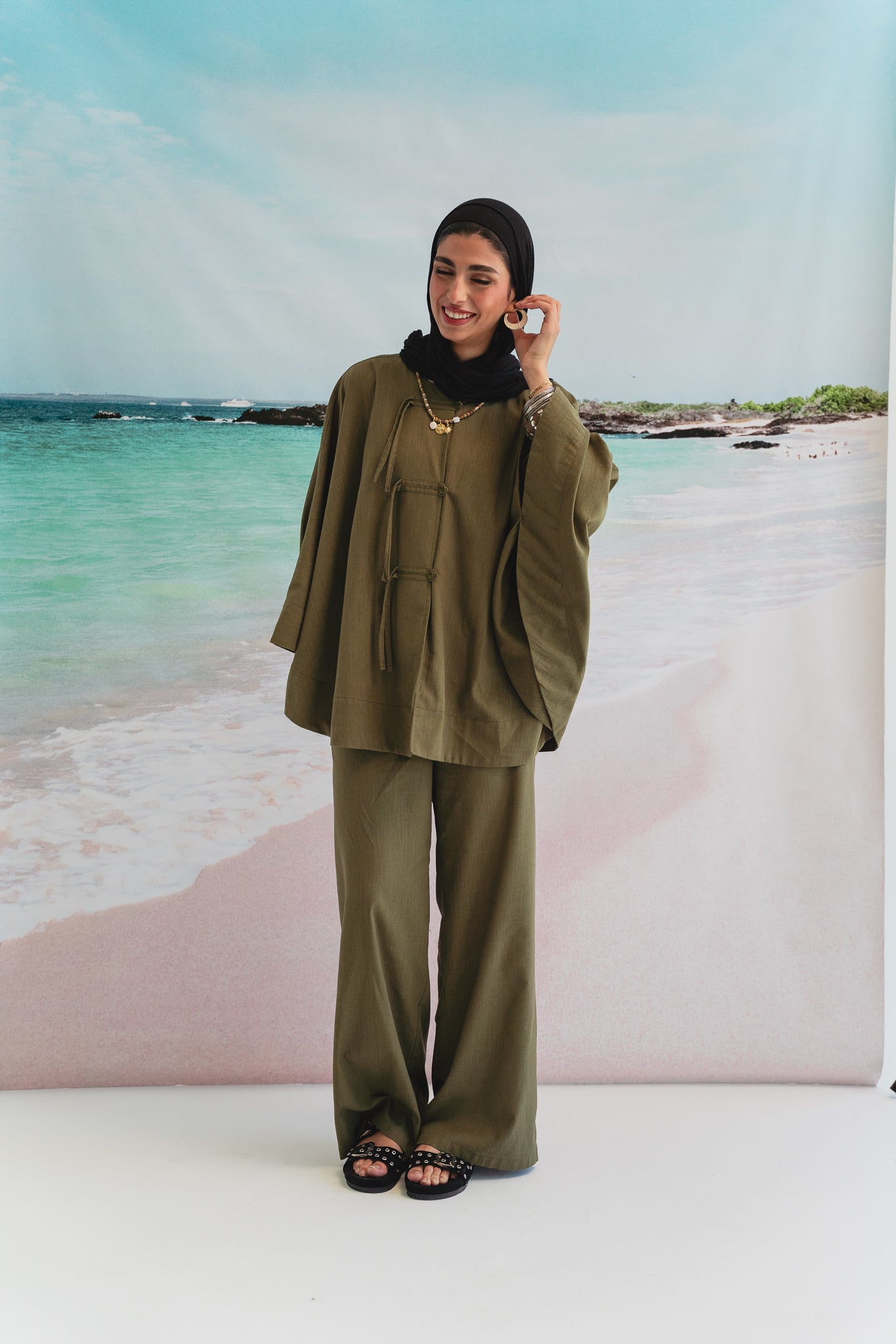 Golden Sands set in Olive