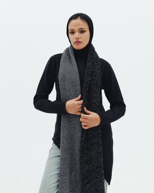 Shimmer Blend Knit Scarf in Black x Grey