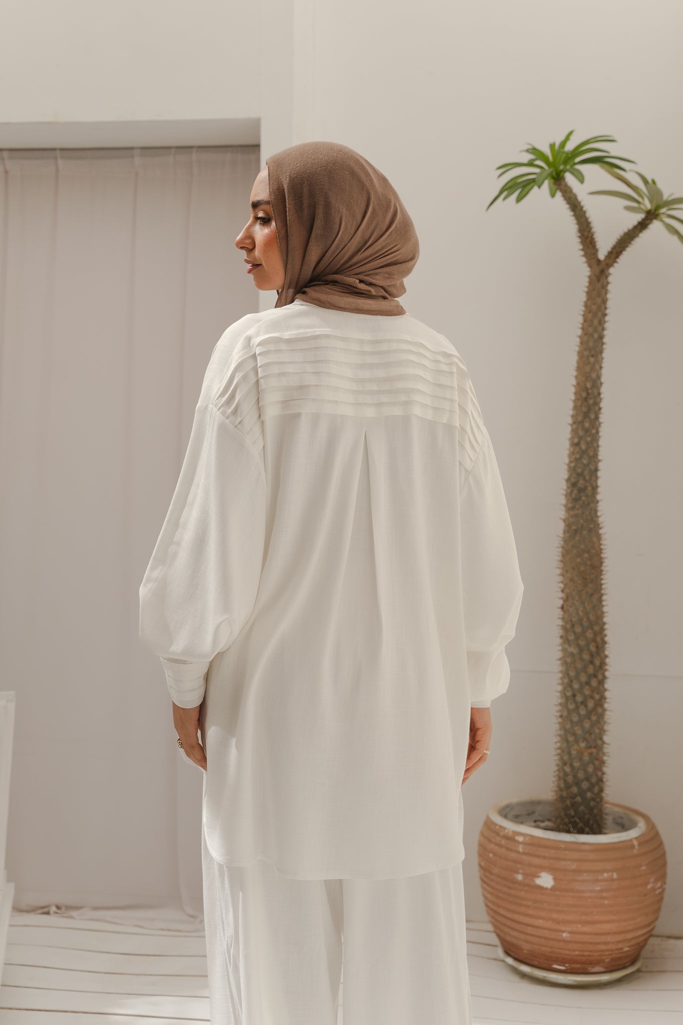 Airy Waves Linen Top in White