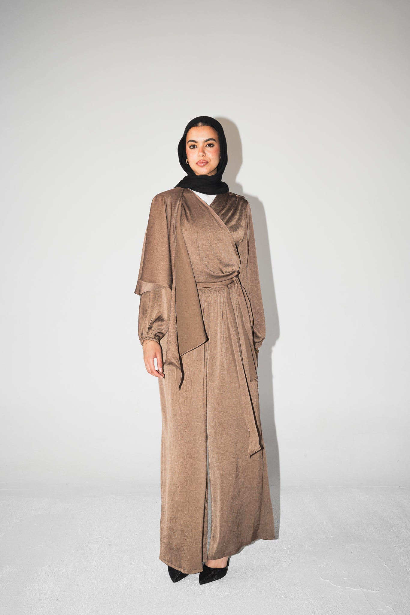 Nayomi Satin Wrap Set in Brown