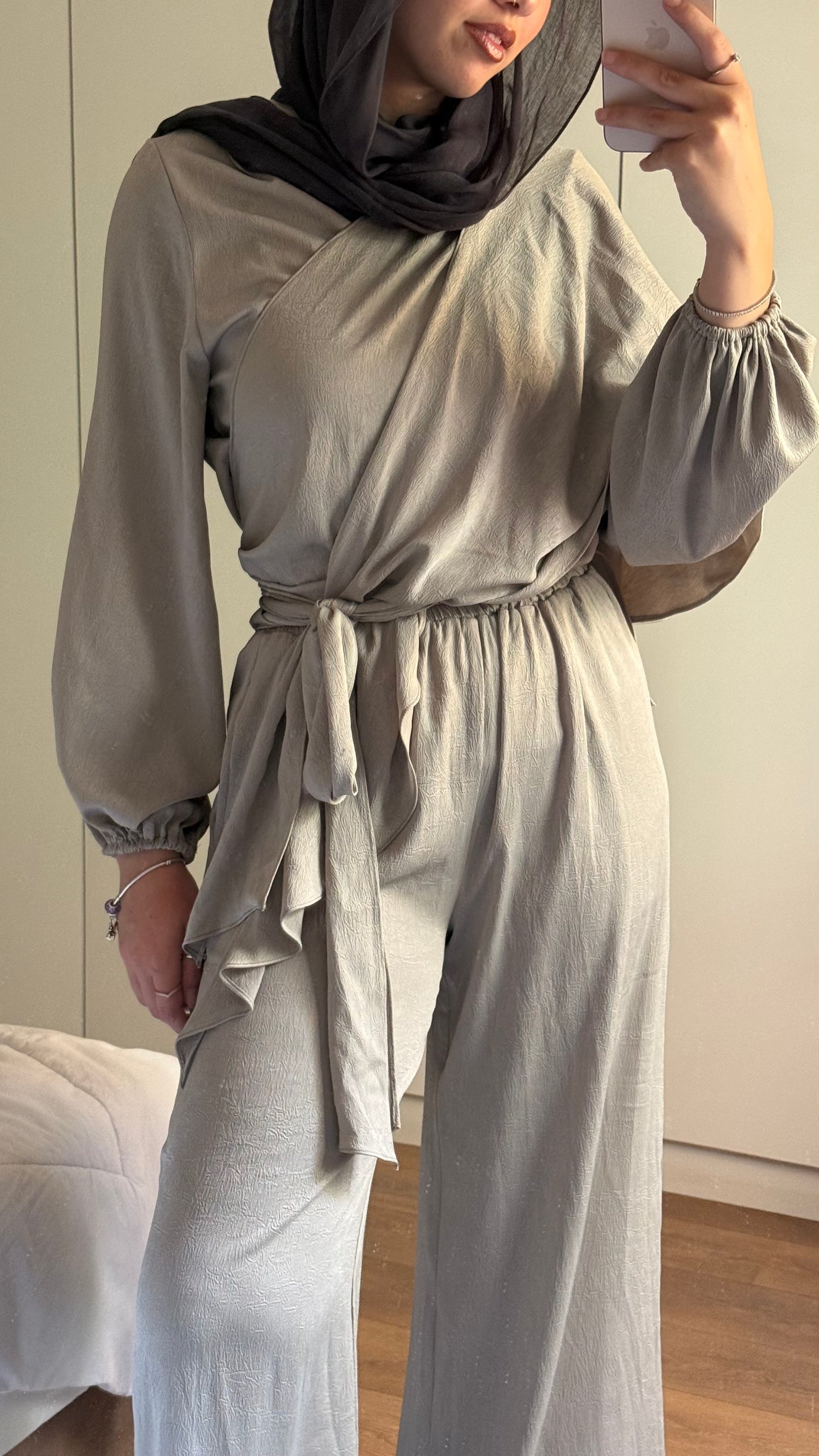 Nayomi Satin Wrap Set in Greige