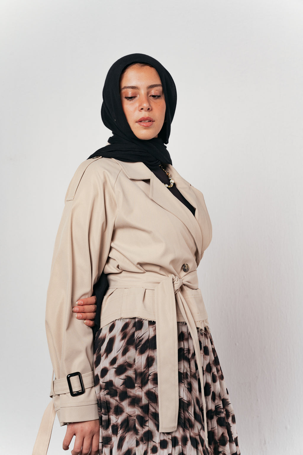 Cropped trench coat in Beige