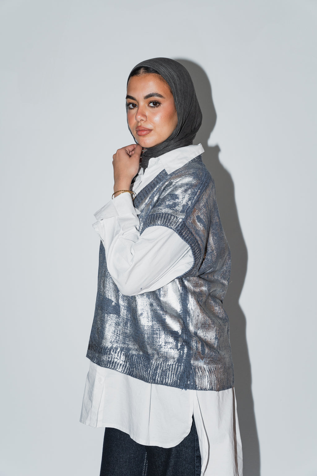 Silver Melted Knit vest in Navy ( Limited edition )