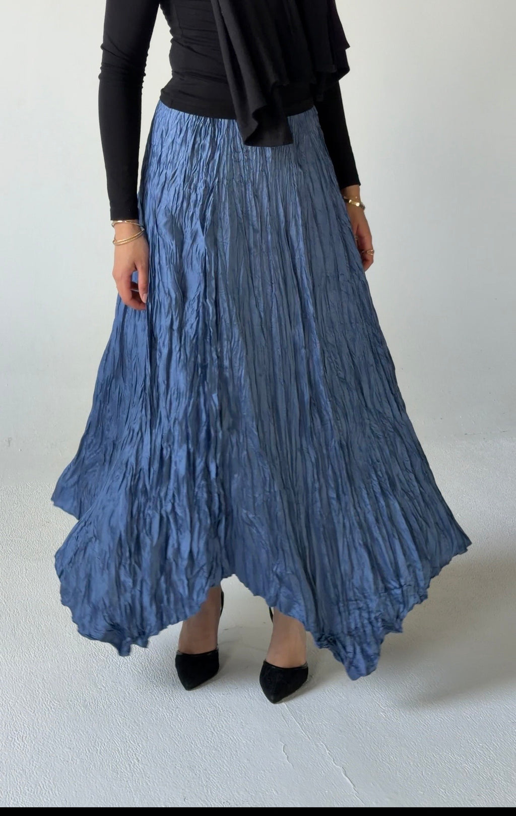 Anne Crushed skirt in Azure blue