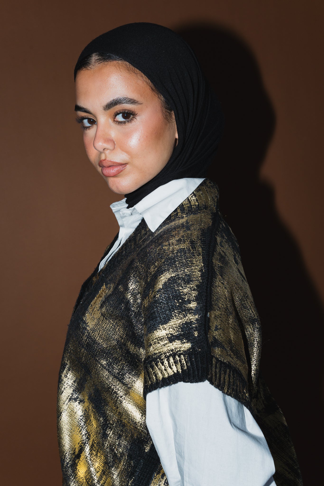 Gold Melted Knit vest in Black ( Limited edition )