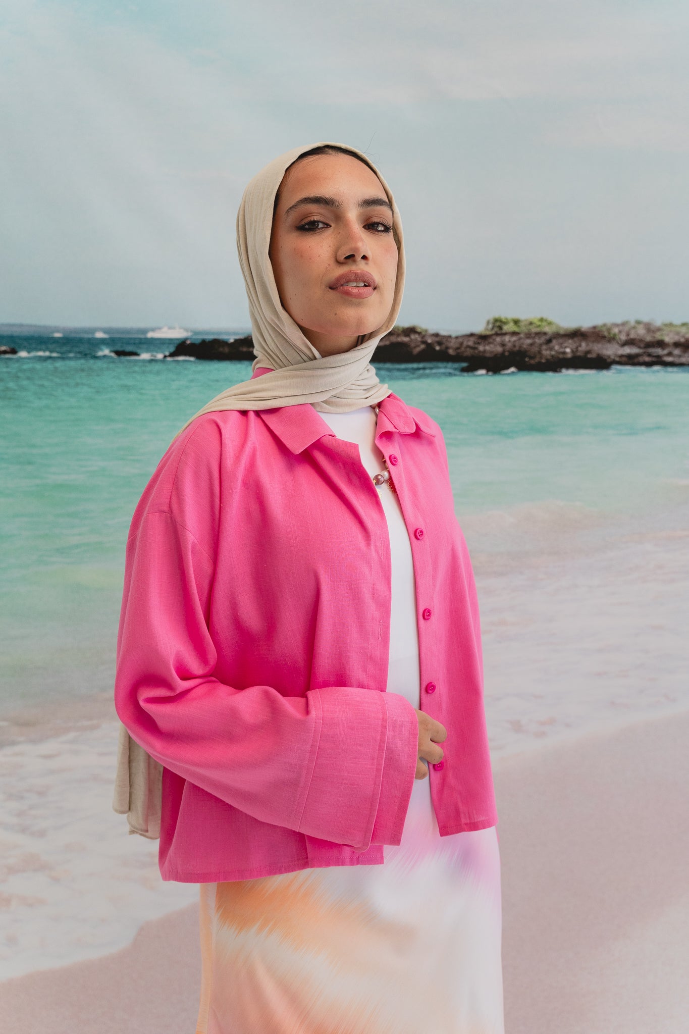 Pastel cloud cropped shirt in Pink