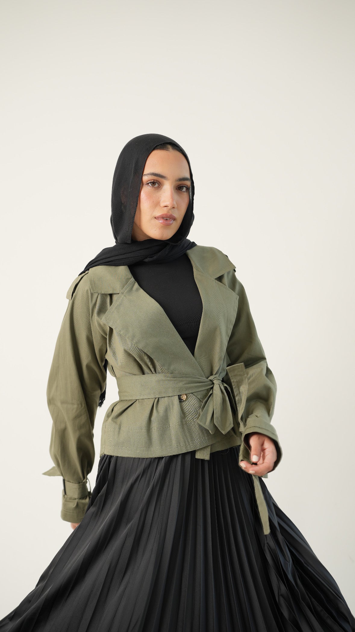 Cropped trench coat in Olive