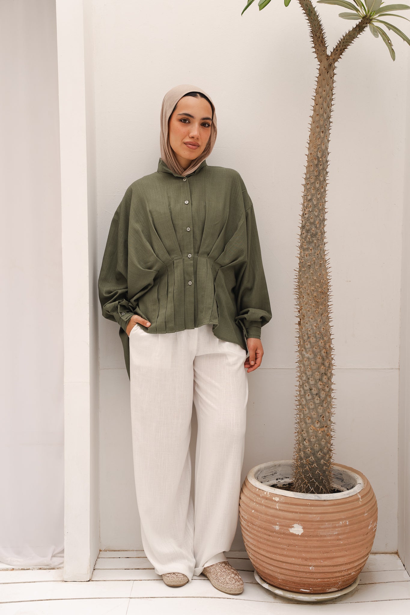 Airy Waves Linen Top in Olive