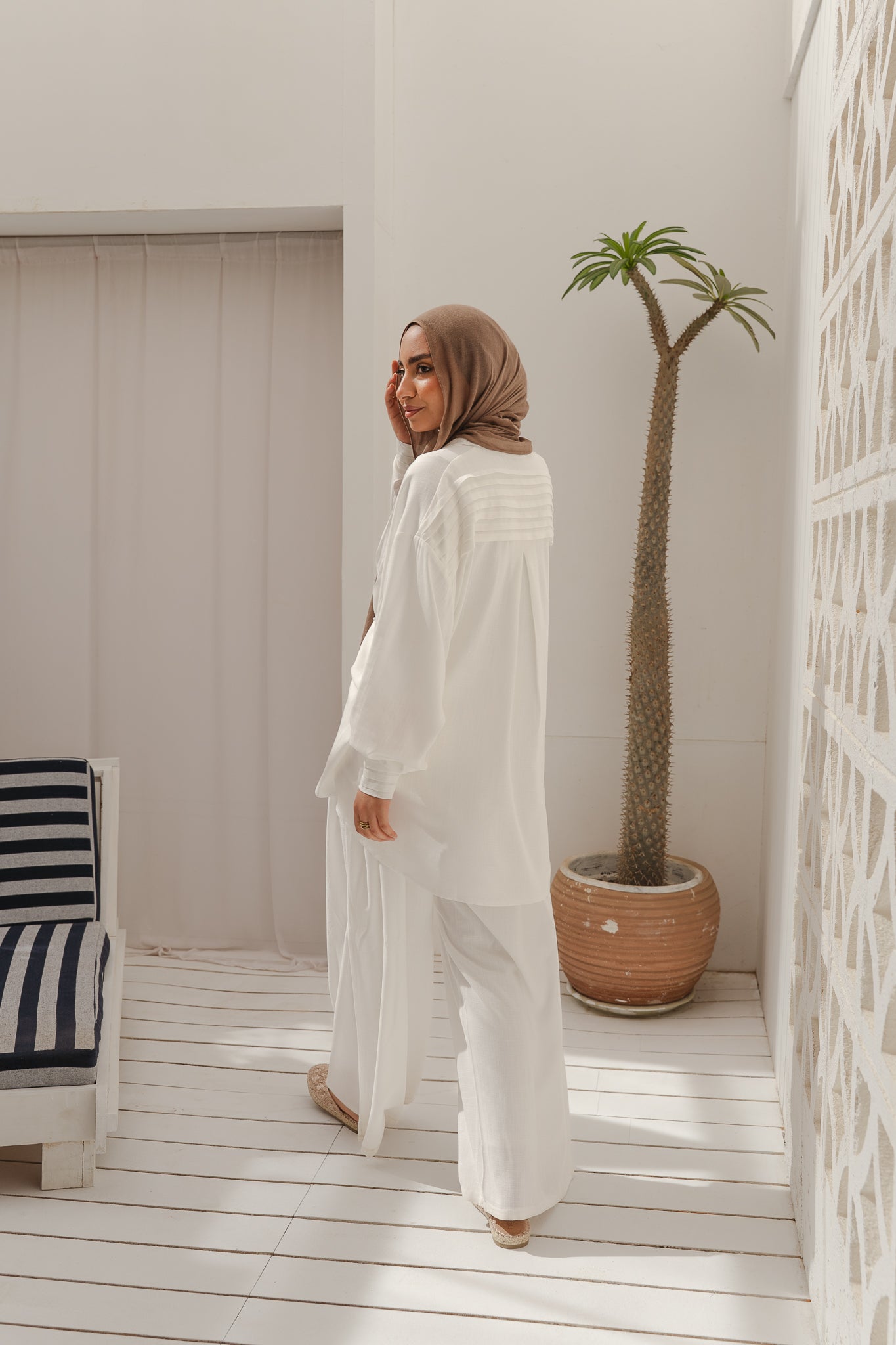 Airy Waves Linen Top in White