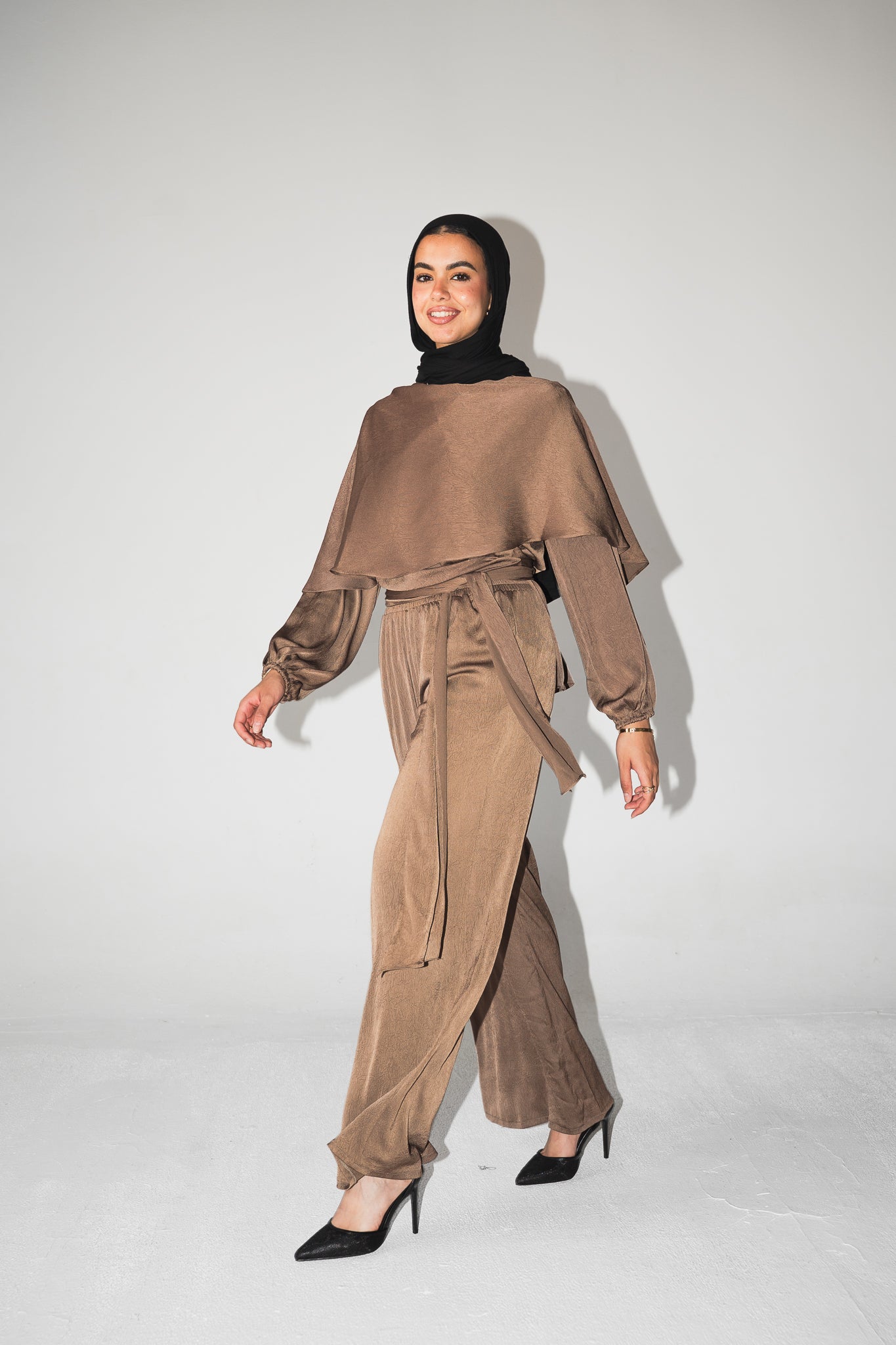 Nayomi Satin Wrap Set in Brown