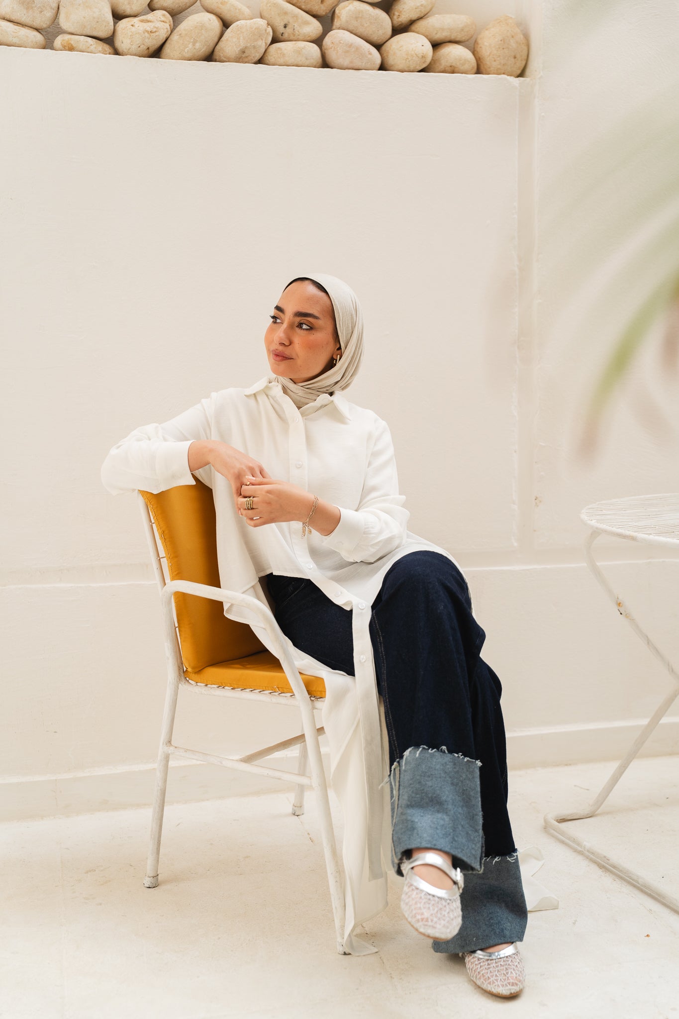 All Around Asymmetric Top in White