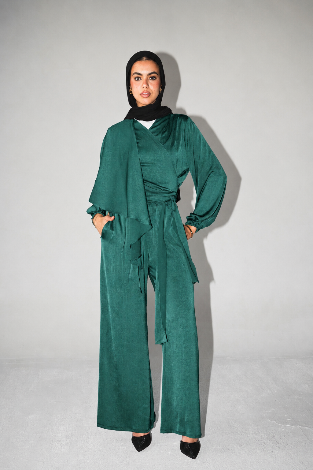 Nayomi Satin Wrap Set in Emerald Green