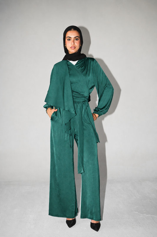 Nayomi Satin Wrap Set in Emerald Green