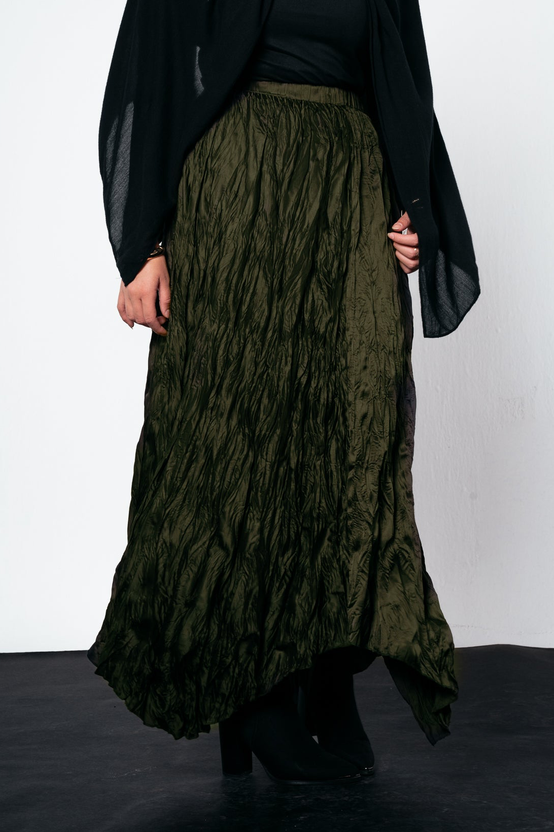(PRE ORDER 5-7 days)Anne Crushed skirt in Olive