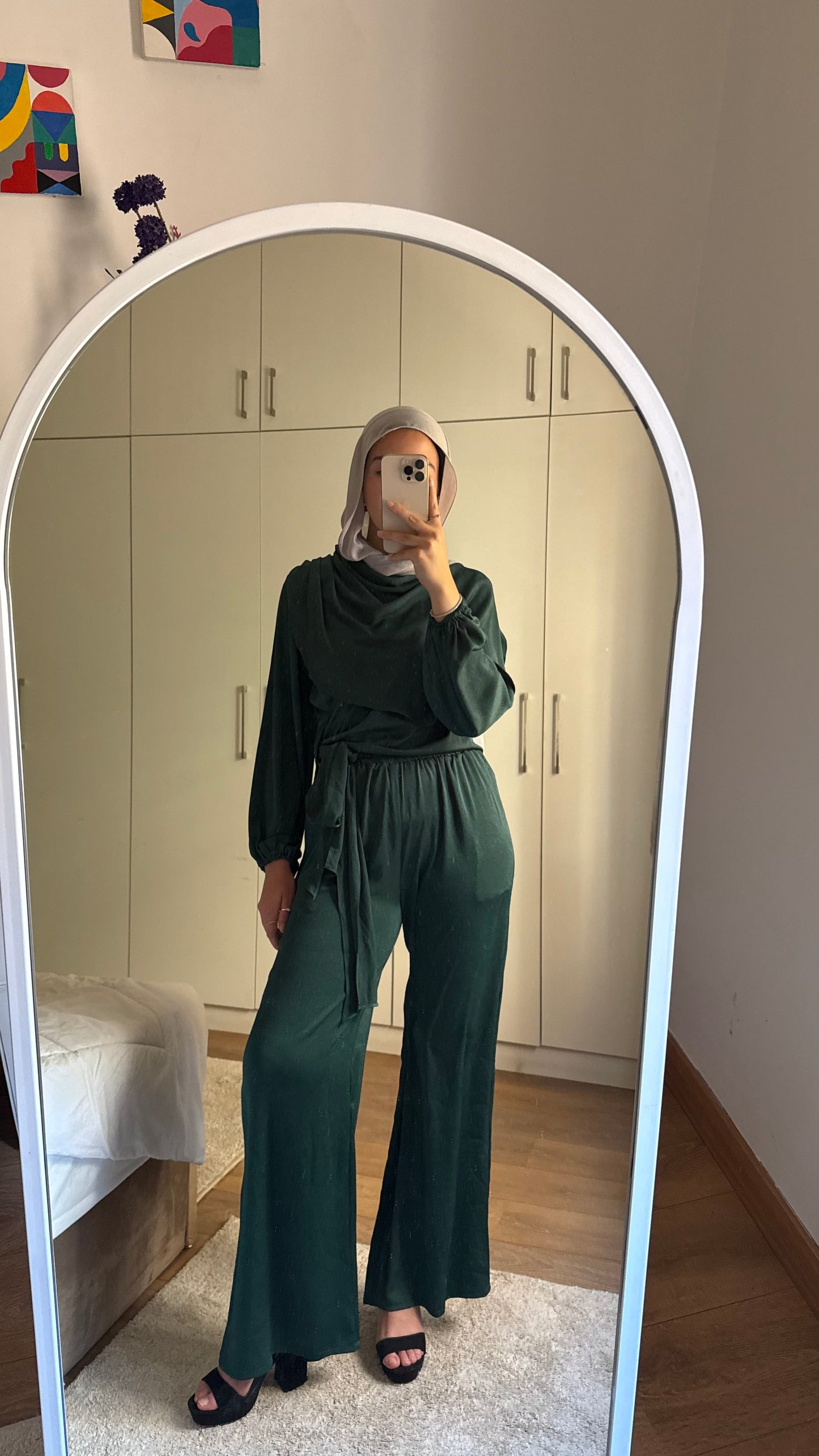 Nayomi Satin Wrap Set in Emerald Green