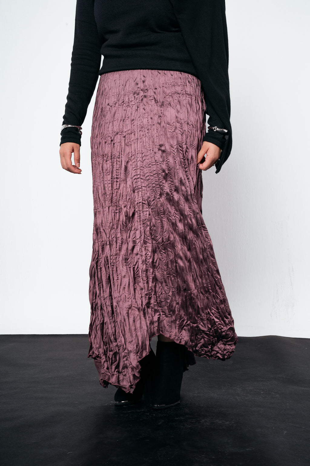 Anne Crushed skirt in Mauve wine
