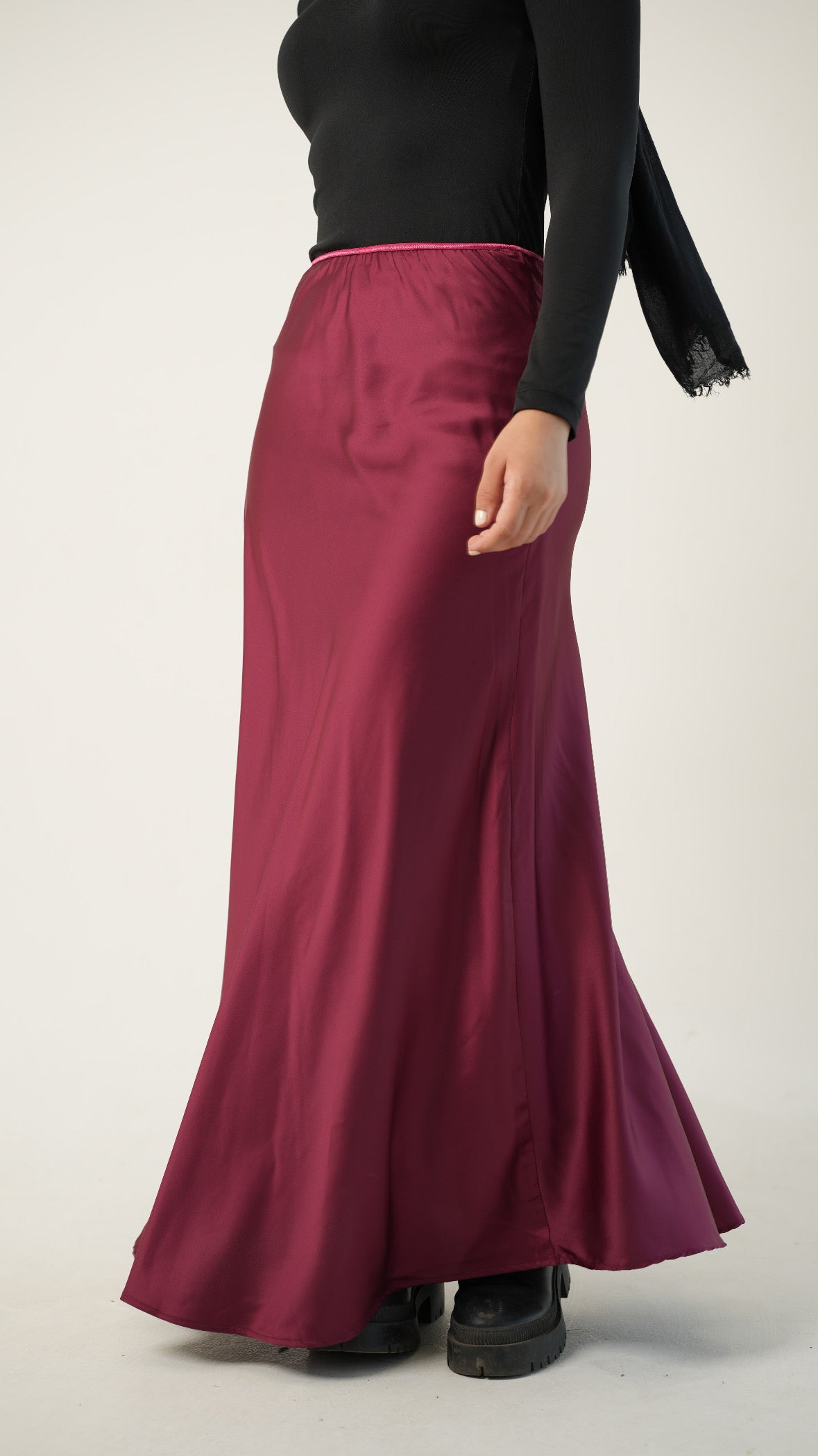 Satin skirt in burgandy