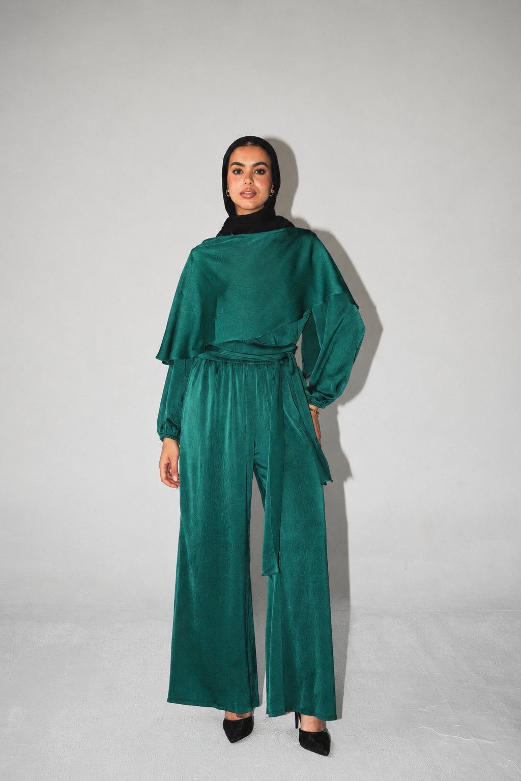 Nayomi Satin Wrap Set in Emerald Green