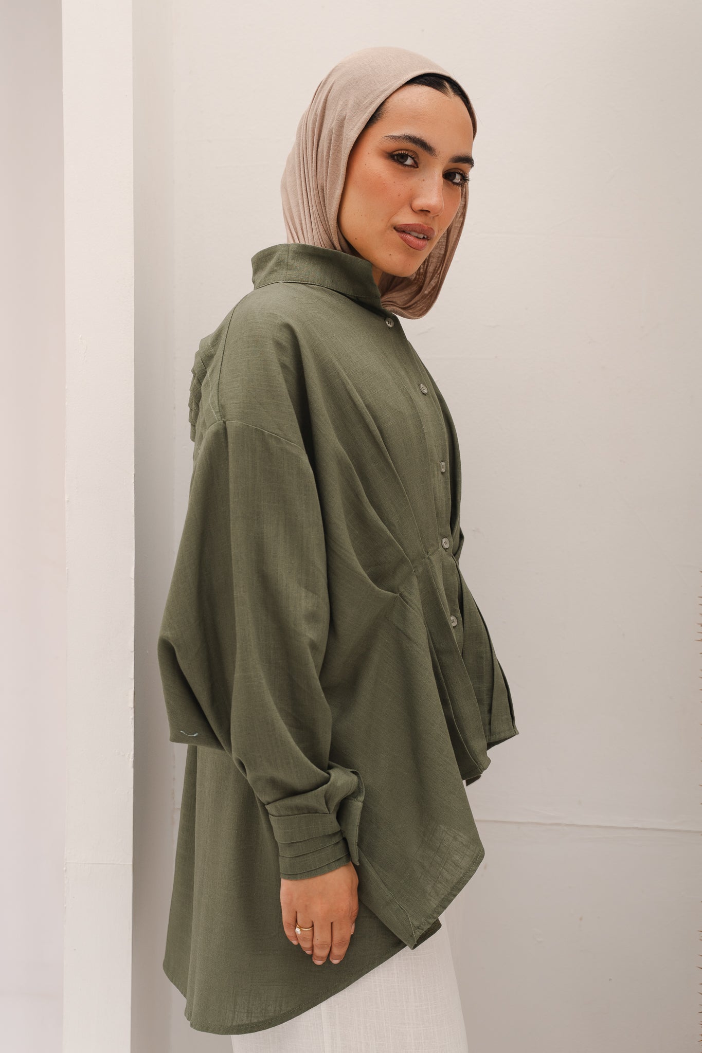 Airy Waves Linen Top in Olive