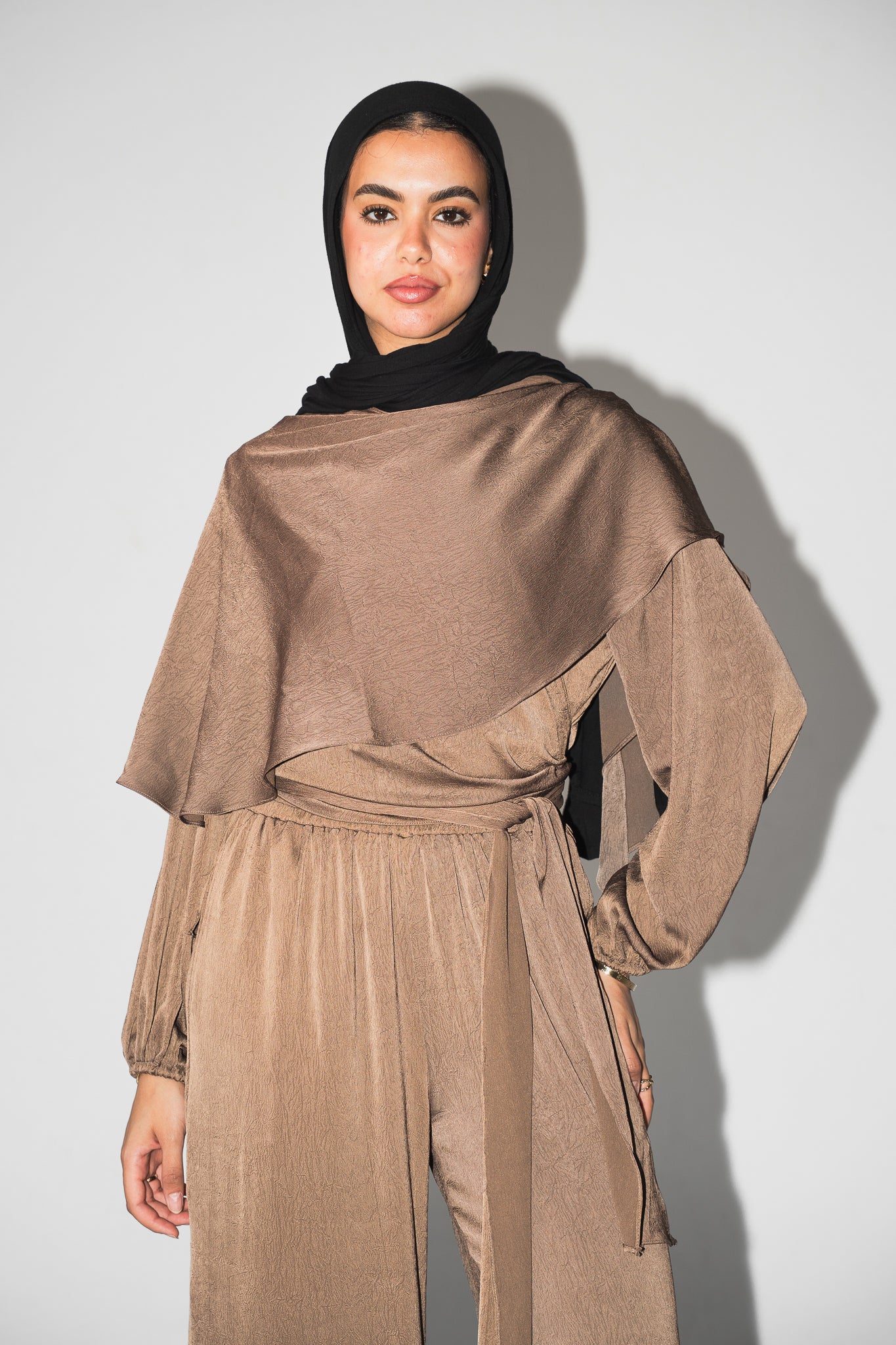 Nayomi Satin Wrap Set in Brown