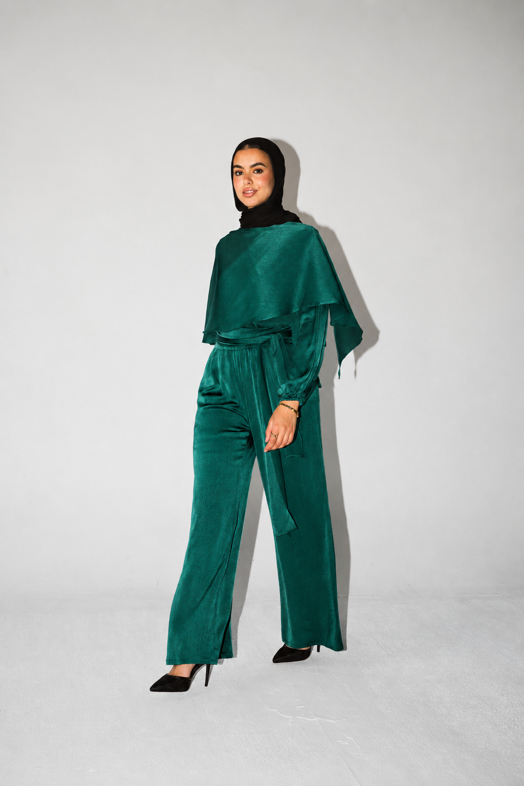 Nayomi Satin Wrap Set in Emerald Green