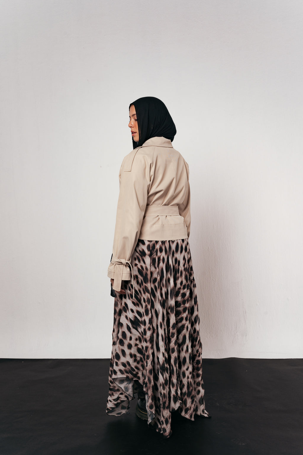 Cropped trench coat in Beige