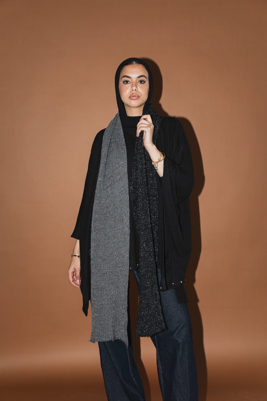 Shimmer Blend Knit Scarf in Black x Grey