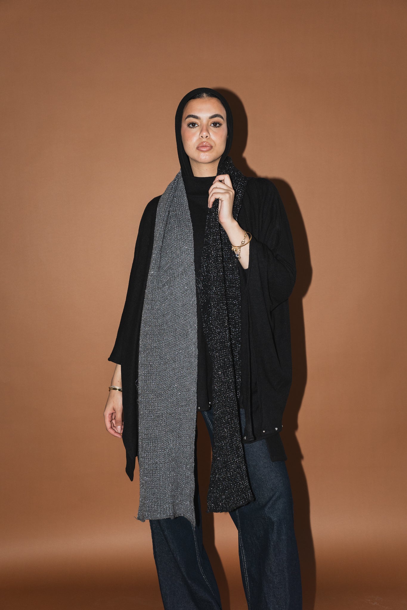 Shimmer Blend Knit Scarf in Black x Grey