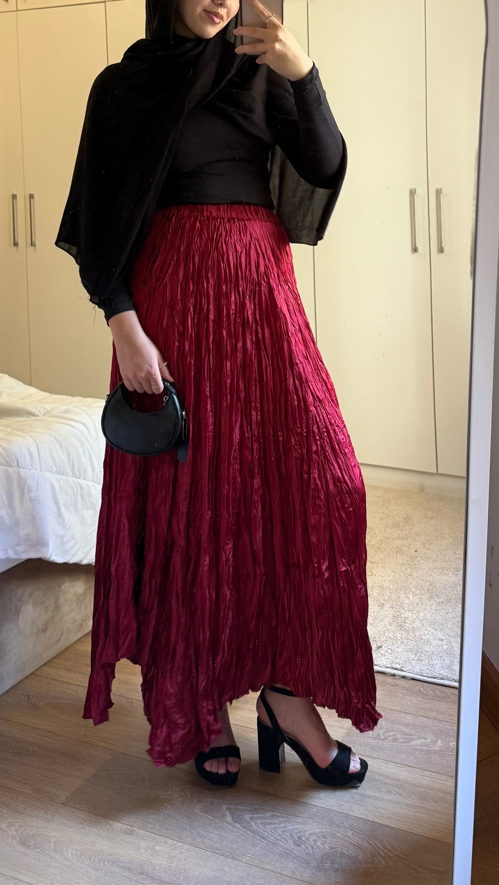 Anne Crushed skirt in Wine Red