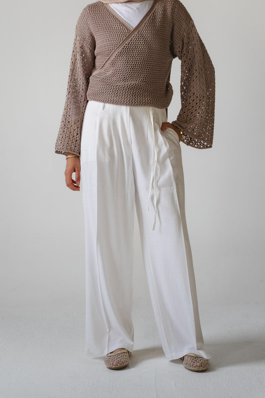 Light Walks Linen Pants in White