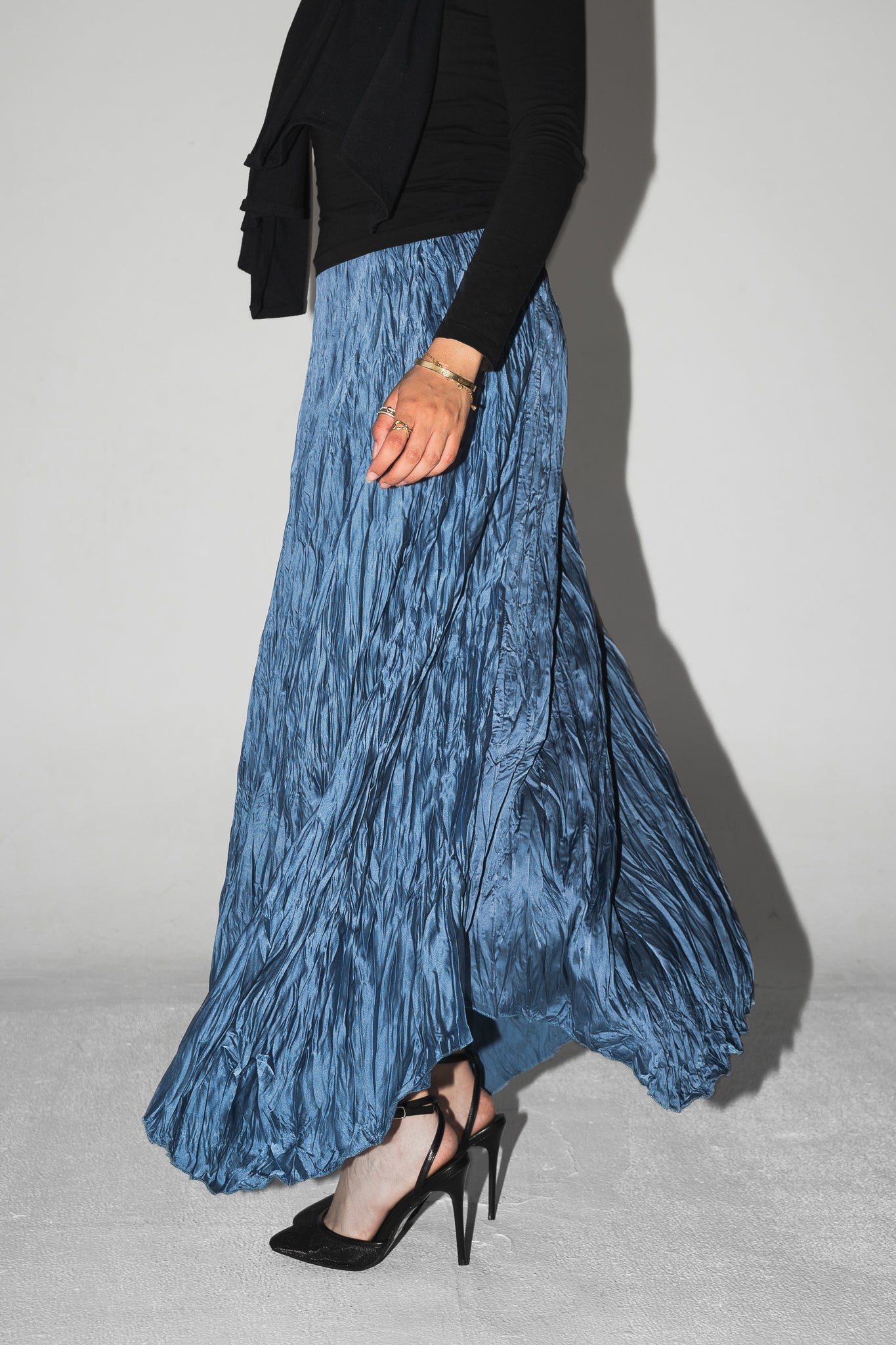 Anne Crushed skirt in Azure blue