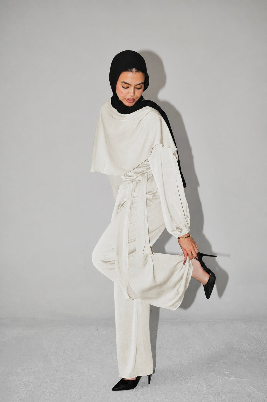 Nayomi Satin Wrap Set in White
