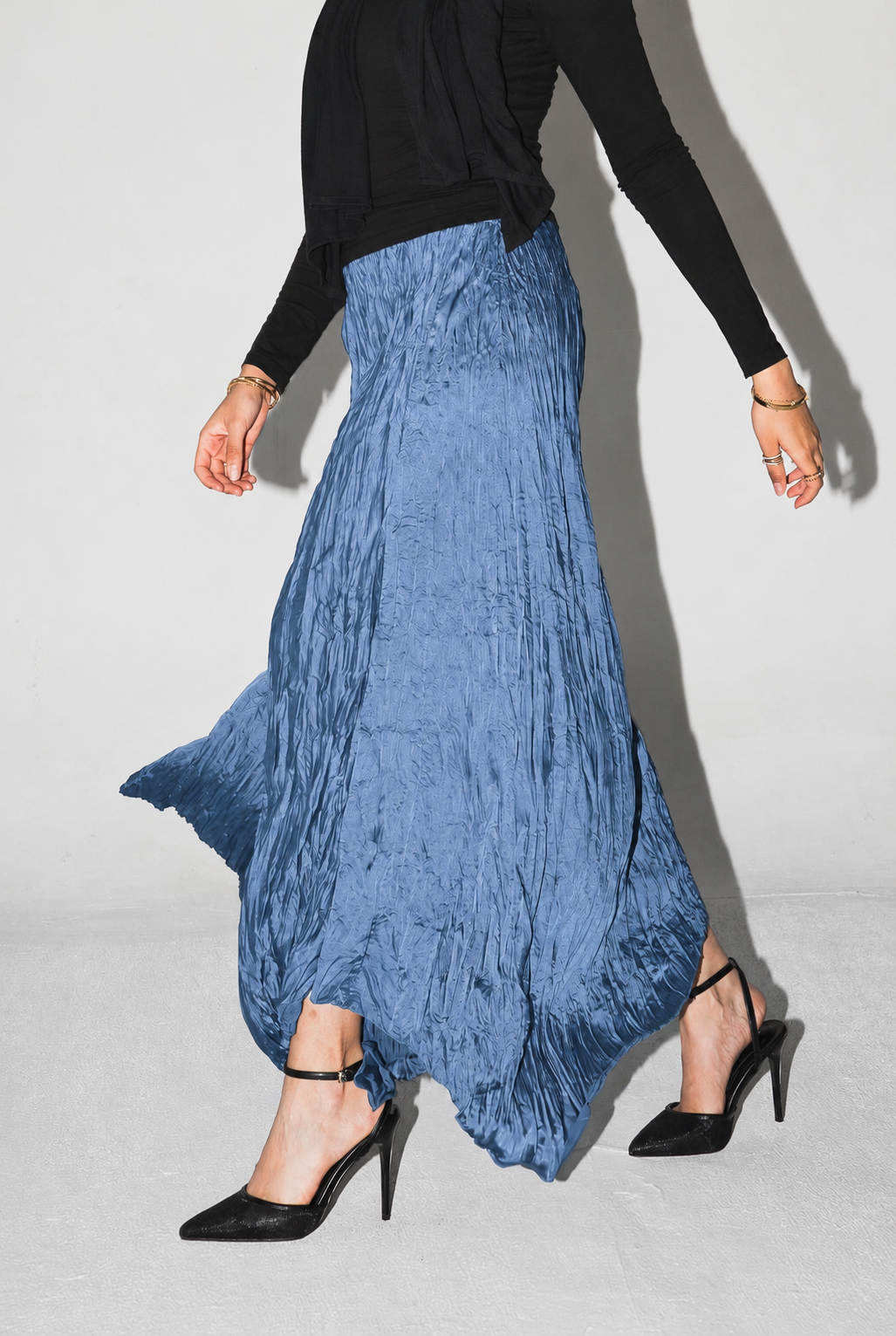 Anne Crushed skirt in Azure blue