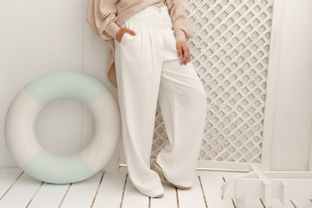Light Walks Linen Pants in Off-White