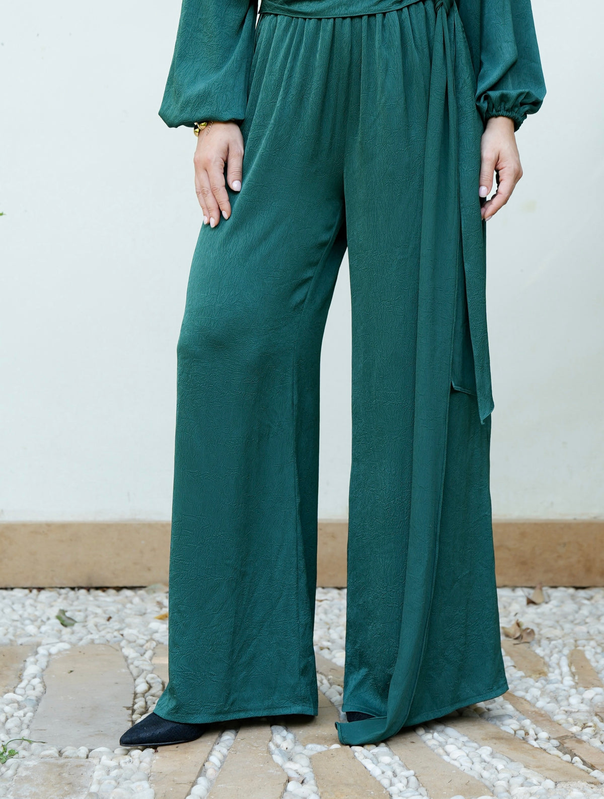 Nayomi Satin Wrap Set in Emerald Green
