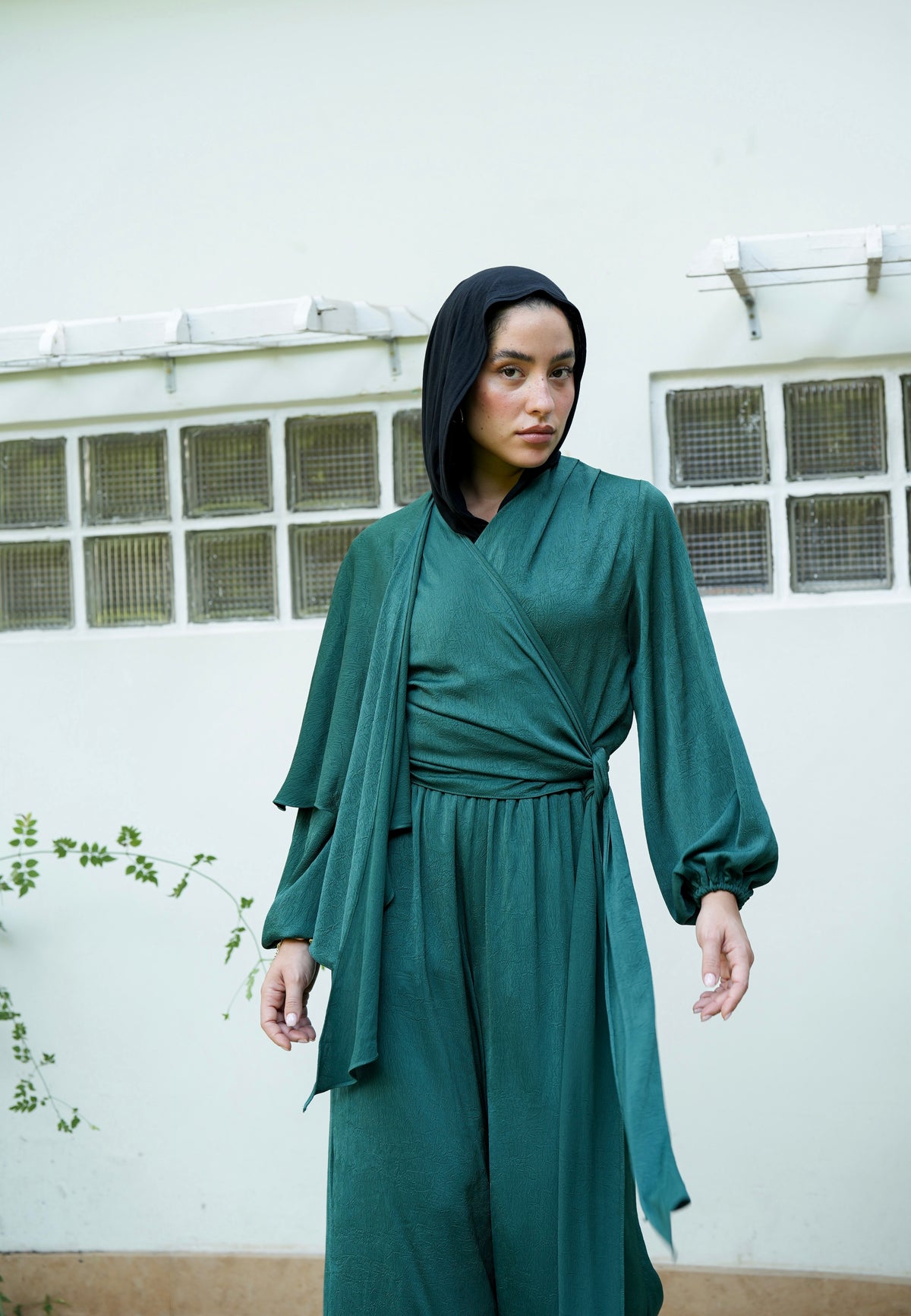Nayomi Satin Wrap Set in Emerald Green