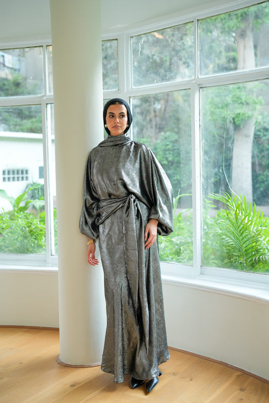 Naya Shimmer Wrap Set in Dark Grey