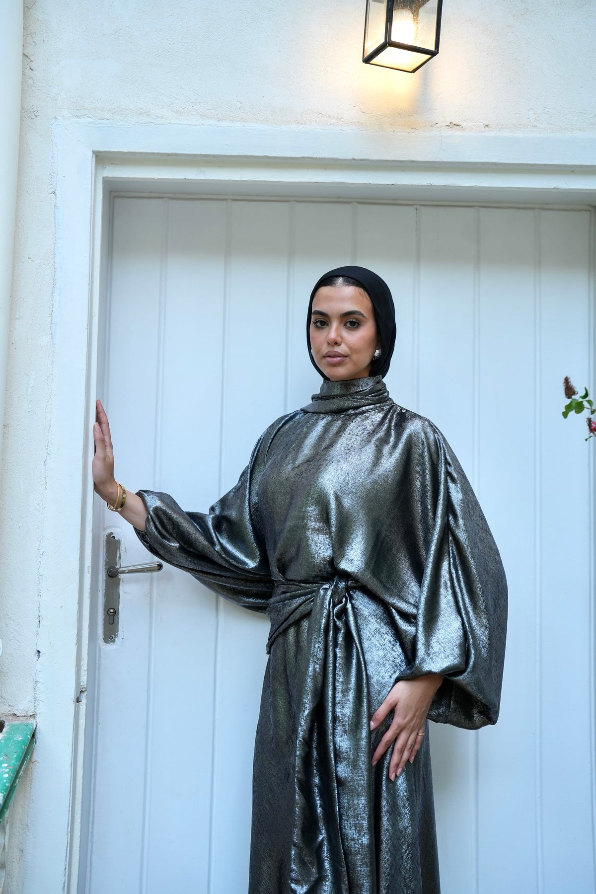 Naya Shimmer Wrap Set in Dark Grey