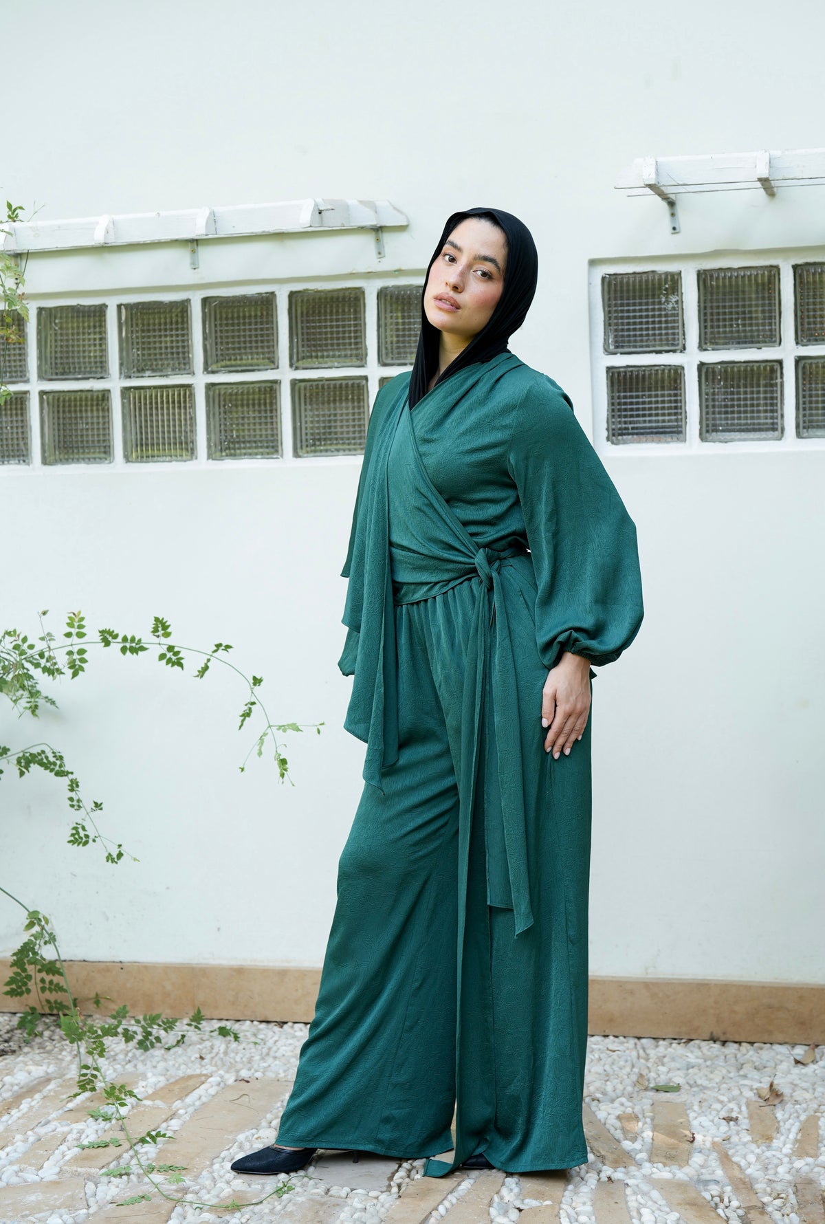 Nayomi Satin Wrap Set in Emerald Green