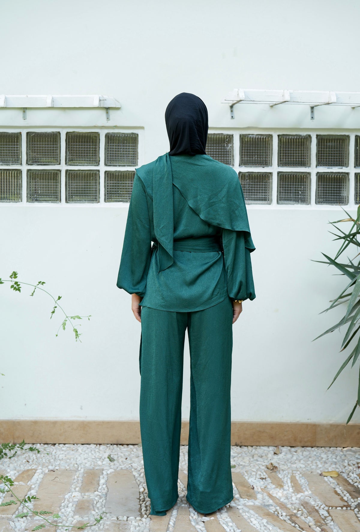 Nayomi Satin Wrap Set in Emerald Green